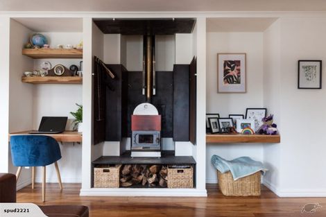 Photo of property in 17 York Crescent, Westown, New Plymouth, 4310