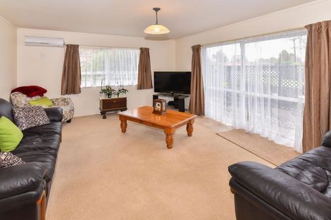 Photo of property in 1/462 Great South Road, Opaheke, Papakura, 2113