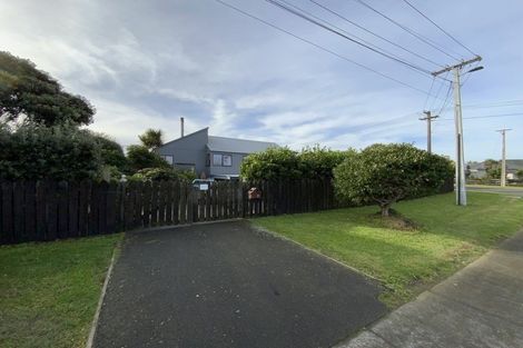 Photo of property in 2 Egmont Street, Castlecliff, Whanganui, 4501