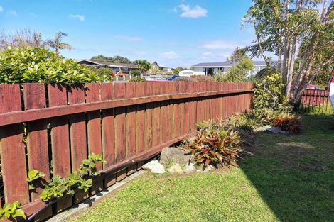 Photo of property in 28 Manaia View Road, One Tree Point, 0118