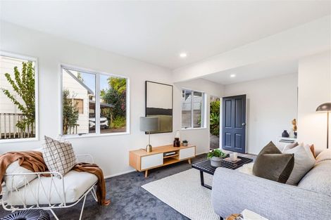 Photo of property in 1/51 Aeroview Drive, Beach Haven, Auckland, 0626