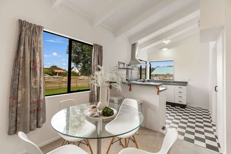 Photo of property in 9 Cousins Avenue East, Foxton Beach, Foxton, 4815