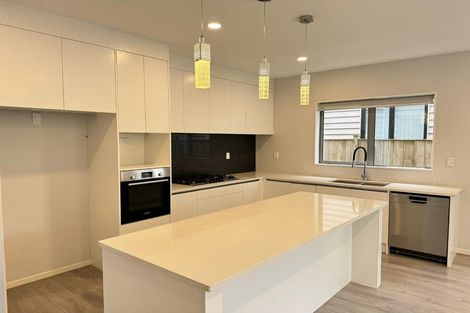 Photo of property in 6 Wyon Way, Flat Bush, Auckland, 2016