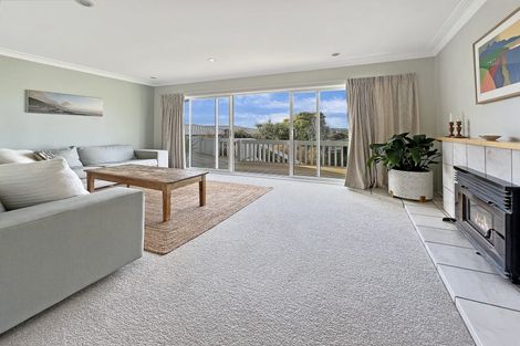 Photo of property in 32 Mason Street, New Lynn, Auckland, 0600