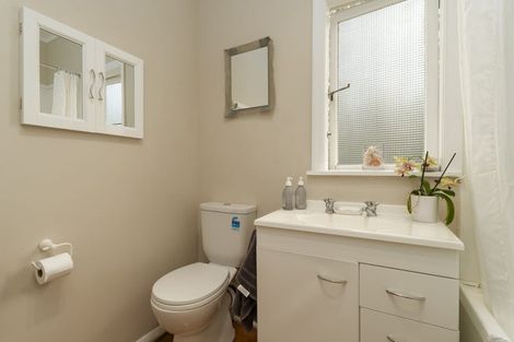 Photo of property in 18 Omar Street, Khandallah, Wellington, 6035