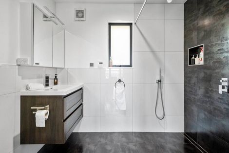 Photo of property in 32a Woodvale Grove, Fairfield, Lower Hutt, 5011