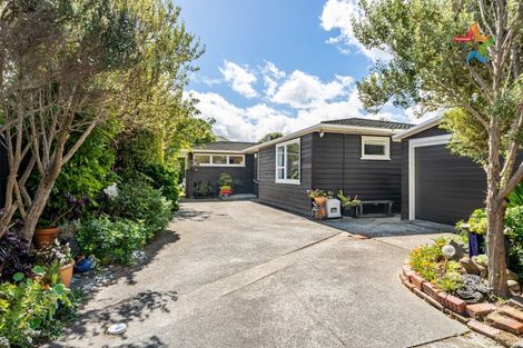 Photo of property in 28a Whites Line West, Woburn, Lower Hutt, 5010
