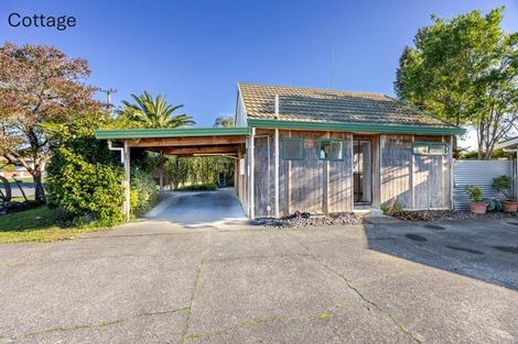 Photo of property in 18 Howard Road, Taradale, Napier, 4112