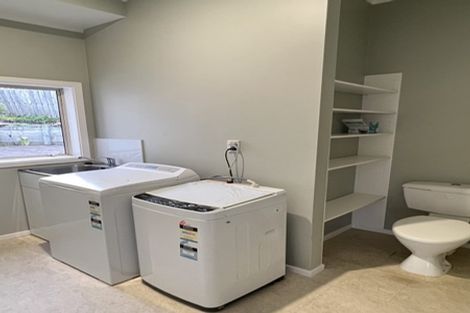 Photo of property in 14 Mcfetridge Place, Hillcrest, Auckland, 0627