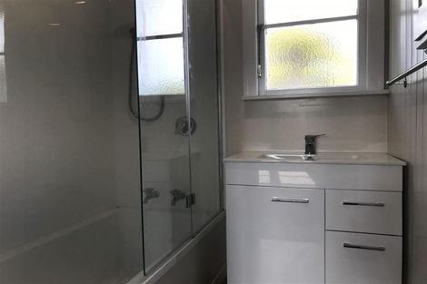 Photo of property in 113 Bowhill Road, New Brighton, Christchurch, 8083