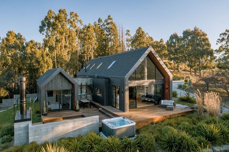 Photo of property in 3 Maude View Road, Hawea Flat, Wanaka, 9382