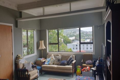 Photo of property in 48 Childers Terrace, Kilbirnie, Wellington, 6022