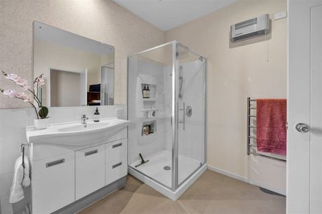 Photo of property in 10 Sampson Avenue, Waiwhakaiho, New Plymouth, 4312