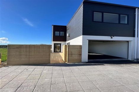 Photo of property in 1 Aramata Road, Papakura, 2110