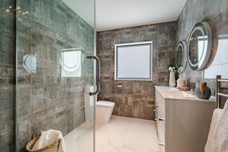 Photo of property in 21 Rathmullen Place, Pinehill, Auckland, 0632