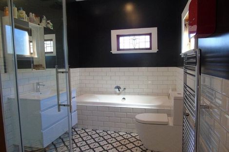 Photo of property in 17 Crawford Road, Kilbirnie, Wellington, 6022