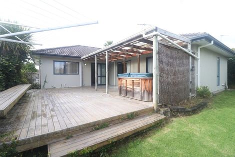 Photo of property in 23 Arlose Place, Westgate, Auckland, 0614