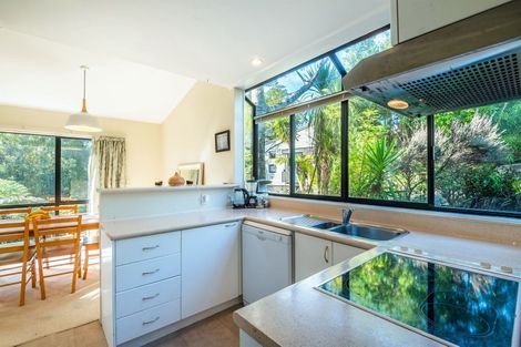 Photo of property in 2/41 Radiata Lane, Chatswood, Auckland, 0626