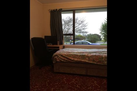 Photo of property in 34 Kirrie Avenue, Te Atatu South, Auckland, 0610