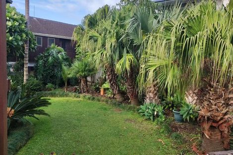 Photo of property in 1 Falmouth Street, Murrays Bay, Auckland, 0630