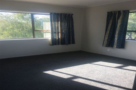 Photo of property in 19 Rosewarne Crescent, Glendene, Auckland, 0602