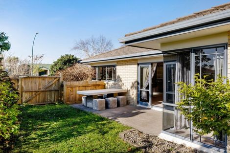 Photo of property in 21 Cate Road, Rototuna, Hamilton, 3210