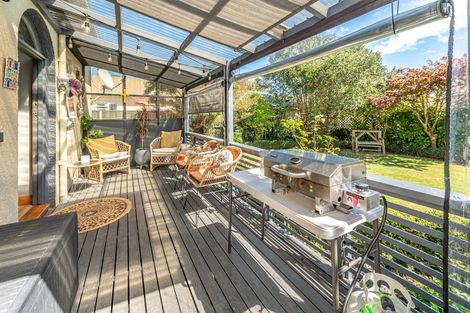 Photo of property in 2 Tarata Street, Saint Johns Hill, Whanganui, 4501