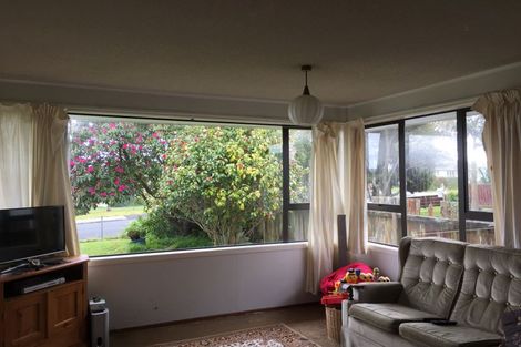 Photo of property in 34 Kirrie Avenue, Te Atatu South, Auckland, 0610
