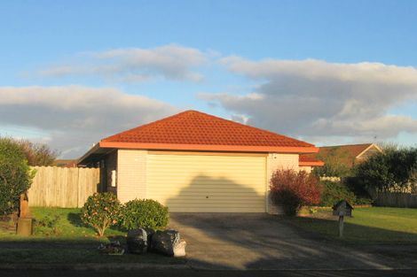 Photo of property in 58 Burswood Drive, Burswood, Auckland, 2013