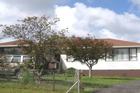 Photo of property in 34 Kirrie Avenue, Te Atatu South, Auckland, 0610