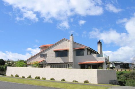 Photo of property in 9 Harvey Street, Waipahihi, Taupo, 3330