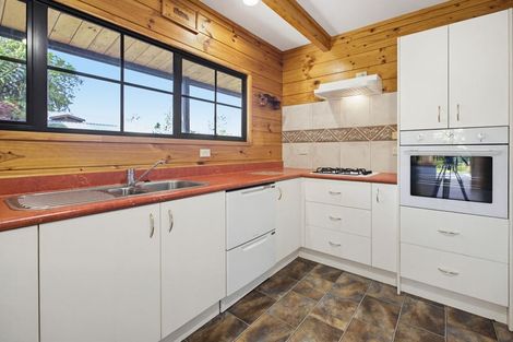 Photo of property in 38 Gemini Place, Kawaha Point, Rotorua, 3010