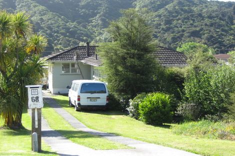 Photo of property in 68 Milton Terrace, Picton, 7220