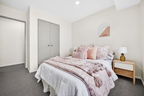 Photo of property in 1/70b Carlisle Road, Browns Bay, Auckland, 0632