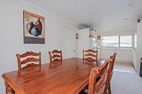 Photo of property in 21 Ginders Drive, Massey, Auckland, 0614