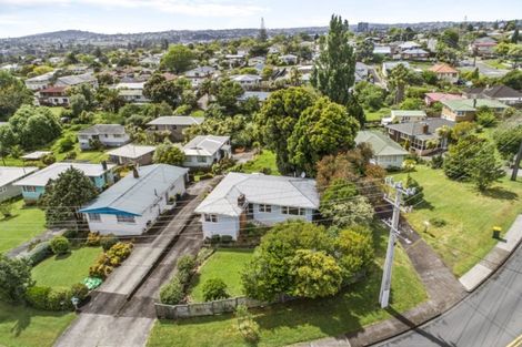 Photo of property in 7 Kelwyn Road, Kelston, Auckland, 0602