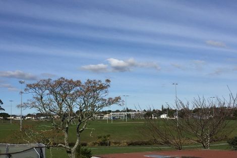 Photo of property in 34 Kirrie Avenue, Te Atatu South, Auckland, 0610