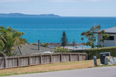 Photo of property in 41 Dudley Crescent, Cable Bay, 0420