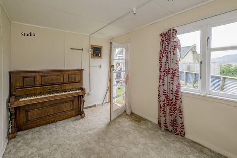 Photo of property in 74 Tilley Road, Paekakariki, 5034