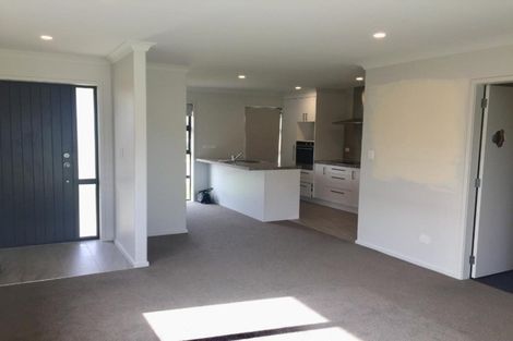 Photo of property in 32 Regis Park Drive, Pukekohe, 2120