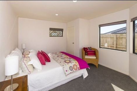 Photo of property in 31 Nalanda Crescent, Broadmeadows, Wellington, 6035