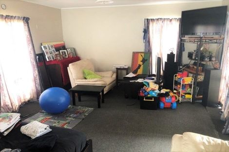 Photo of property in 1/5 Myna Place, Weymouth, Auckland, 2103