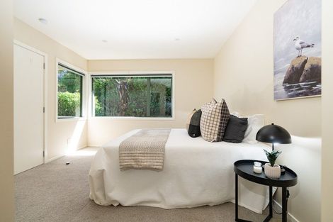 Photo of property in 2 Huntingdon Street, Northland, Wellington, 6012