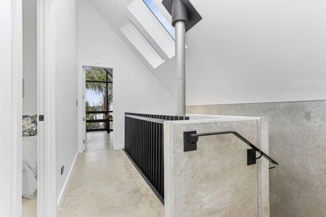 Photo of property in 81 Queen Street, Northcote Point, Auckland, 0627