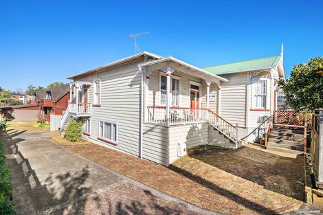 Photo of property in 62 Saint Andrews Road, Havelock North, 4130