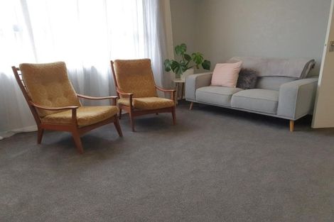 Photo of property in 14 Karaka Street, Merrilands, New Plymouth, 4312