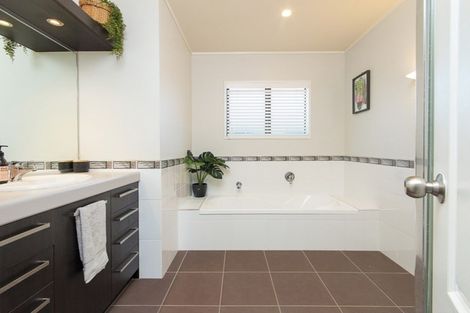 Photo of property in 156 Bombay Road, Bombay, 2675