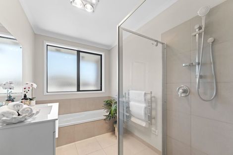 Photo of property in 25b Dolphin Parade, Bell Block, New Plymouth, 4312