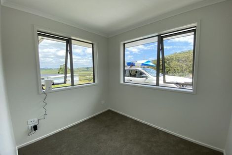 Photo of property in 194 Pinchgut Road, Kaukapakapa, 0873