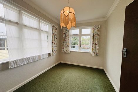 Photo of property in 29-31 Rangitira Avenue, Palmerston North, 4414